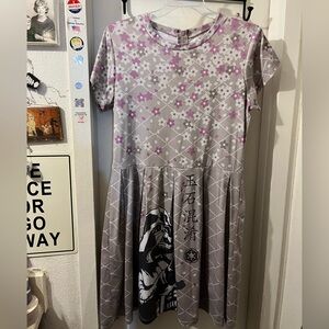 Her Universe- size HU XXXL* see desc- light floral zip dress w/ DV skirt. VGC.